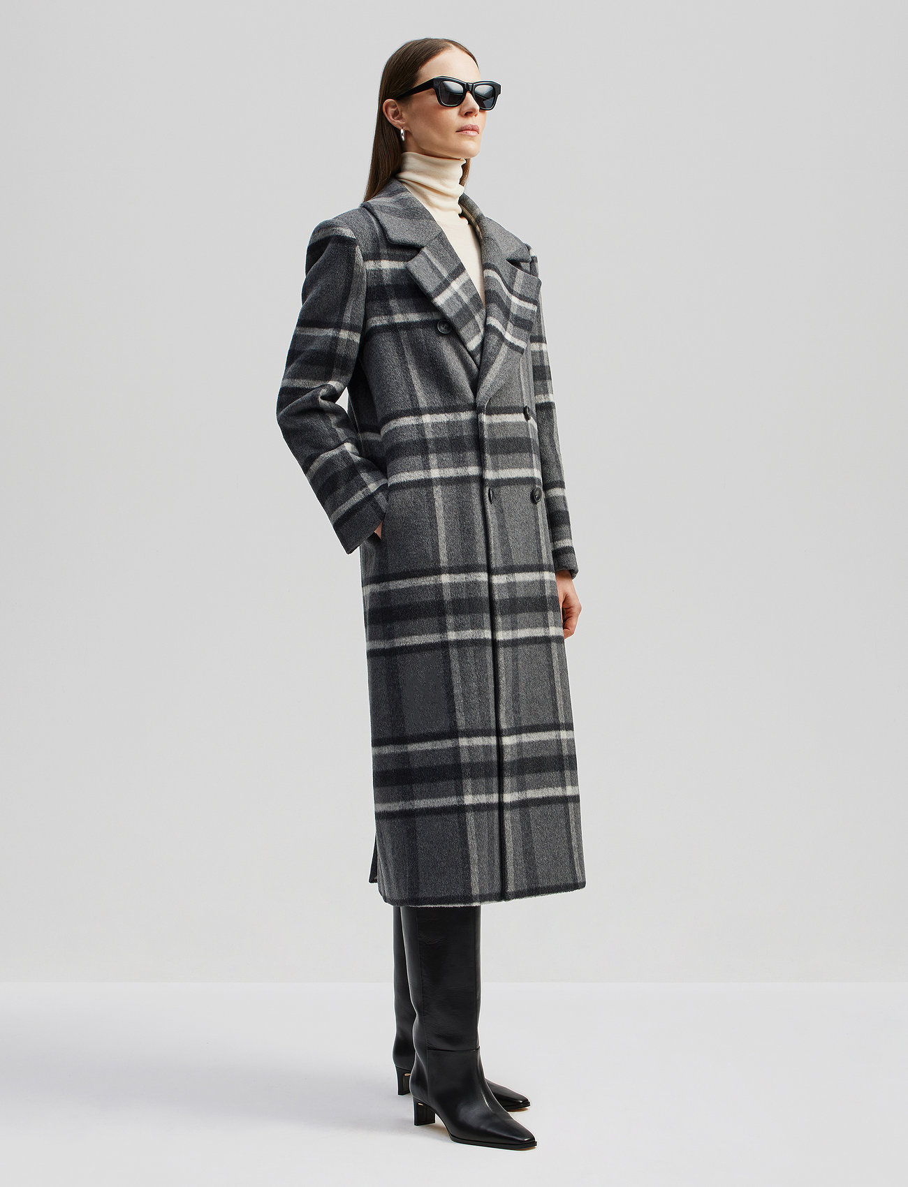 By Malina Vivian Double Breasted Tailored Wool Coat - 610 €. Buy
