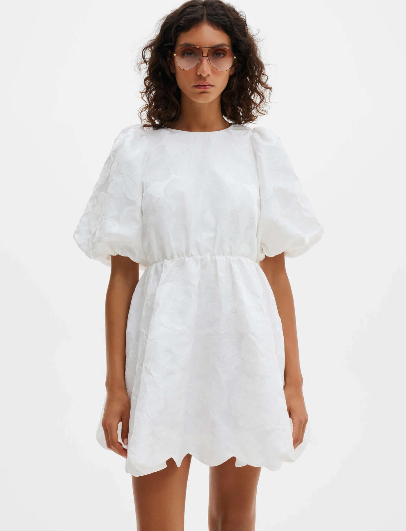 Malina Elina Scalloped Detail Mini Dress, M, White, Kjoler > Kort Kjole, Dame
