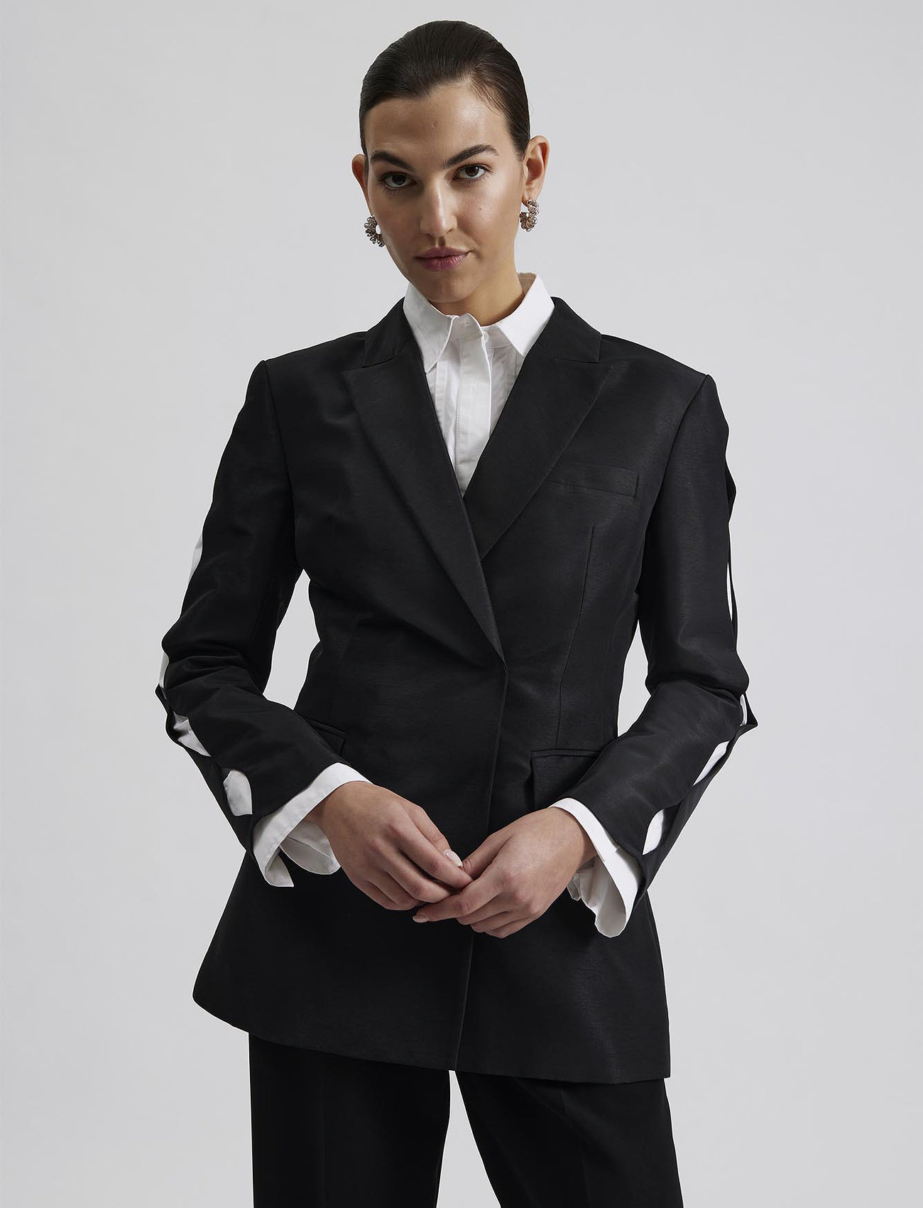 Malina Ina Cut Out Sleeve Tailored Blazer, S x 75.5, Black, Blazere > Dobbeltradede Blazere, Dame