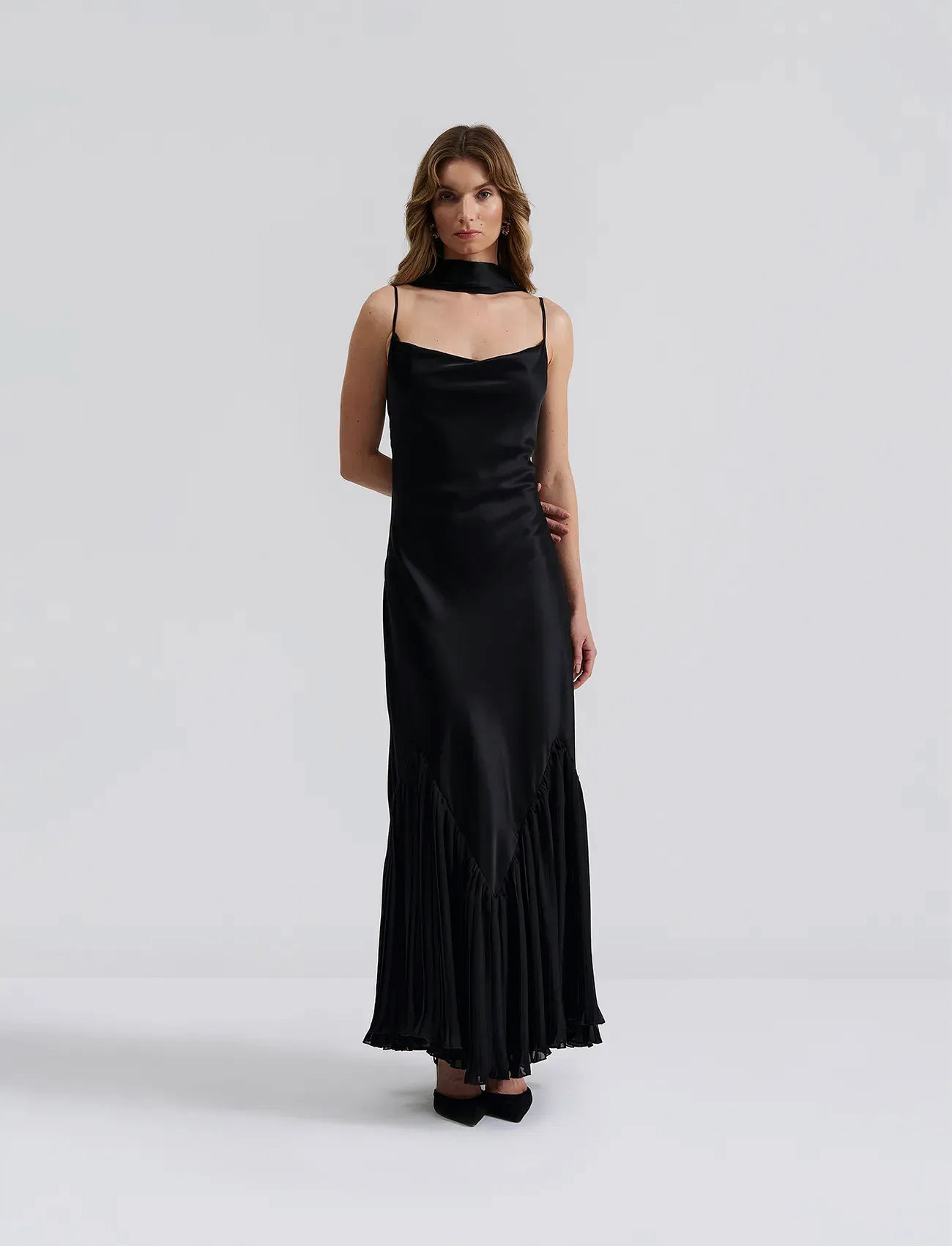 Malina Poppy Pleat Detailed Slip Maxi Dress, L, Black, Kjoler > Maxikjole, Dame