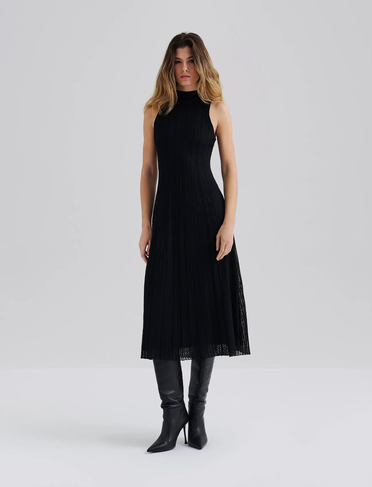 Malina Nessa Halterneck Pointelle Knitted Midi Dress, L, Black, Designere > Knælange Og Midi, Dame