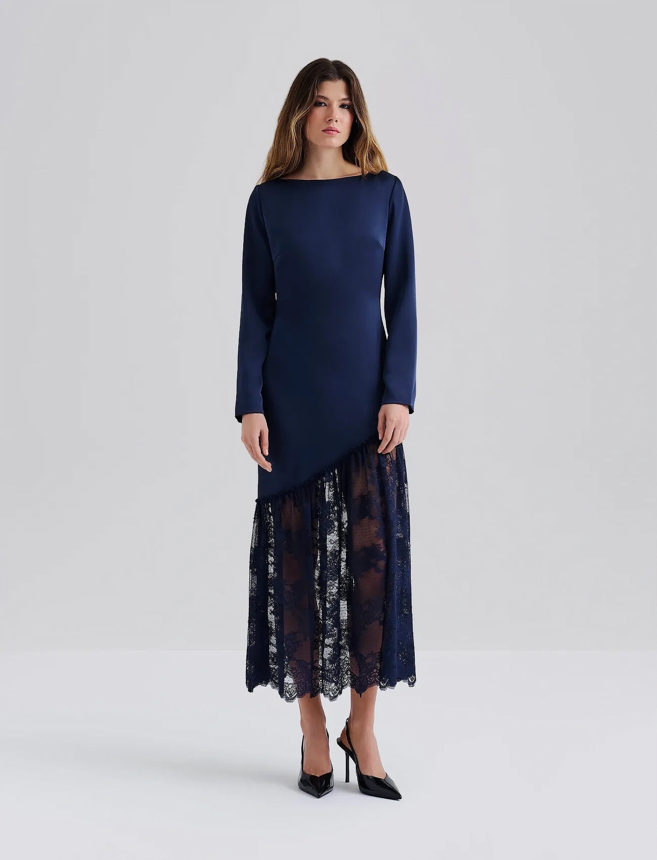 Malina Suki Diagonal Cut Lace Midi Dress, 34, Navy, Designere > Knælange Og Midi, Dame
