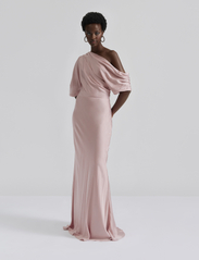 bma12247687_cblush_10.jpg?