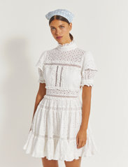 By Malina - Iro mini lace dress - krótkie sukienki - white - 0