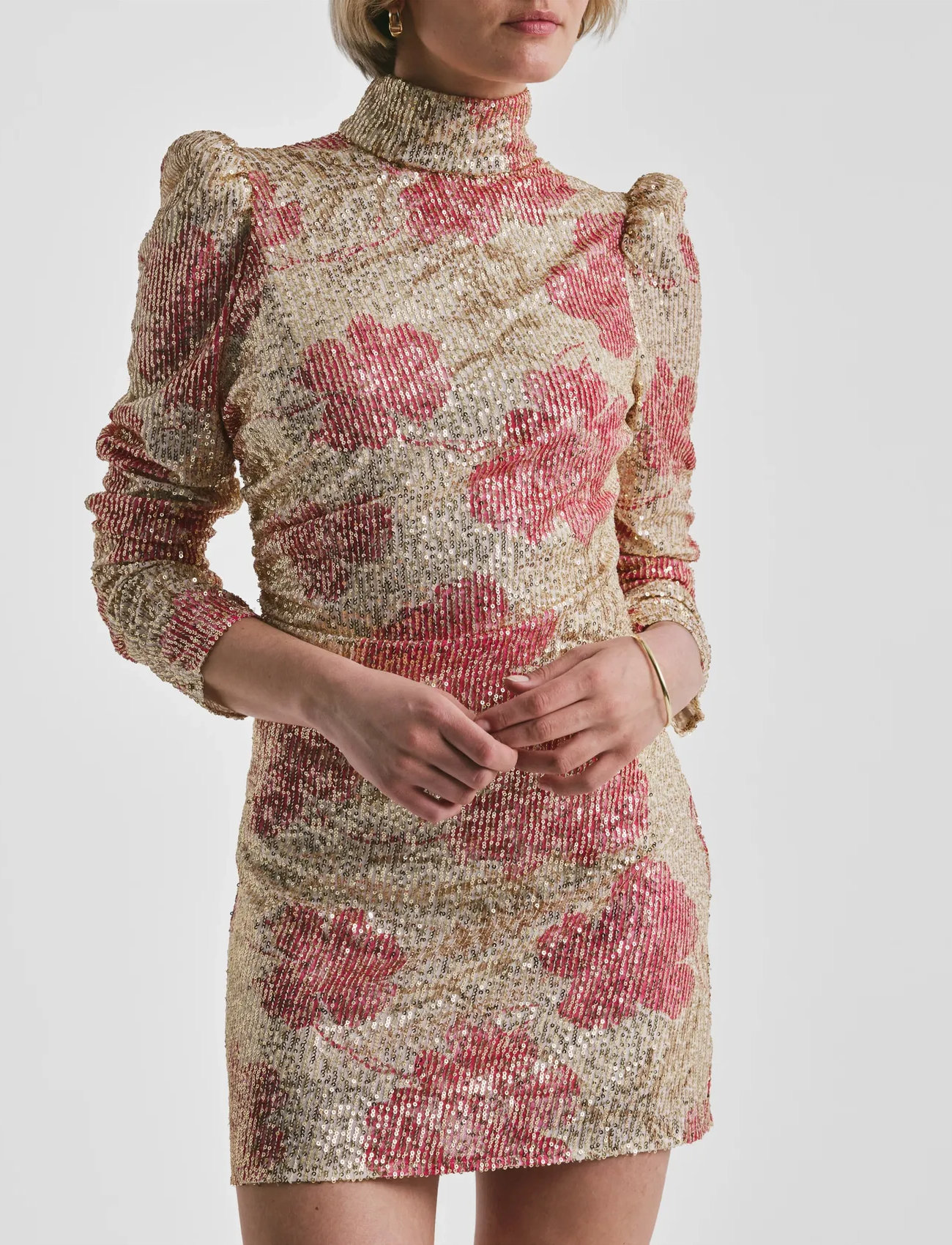 by Ti Mo Sequins Rouching Dress, S, Pink, Designere > Korte Kjoler, Dame