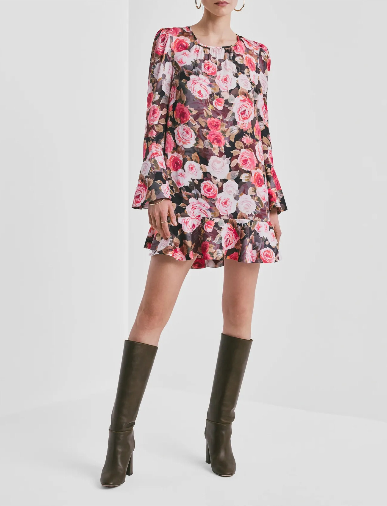 by Ti Mo Satin Shift Dress, XS, Pink, Kjoler > Kort Kjole, Dame