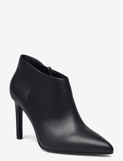 danie heel booties