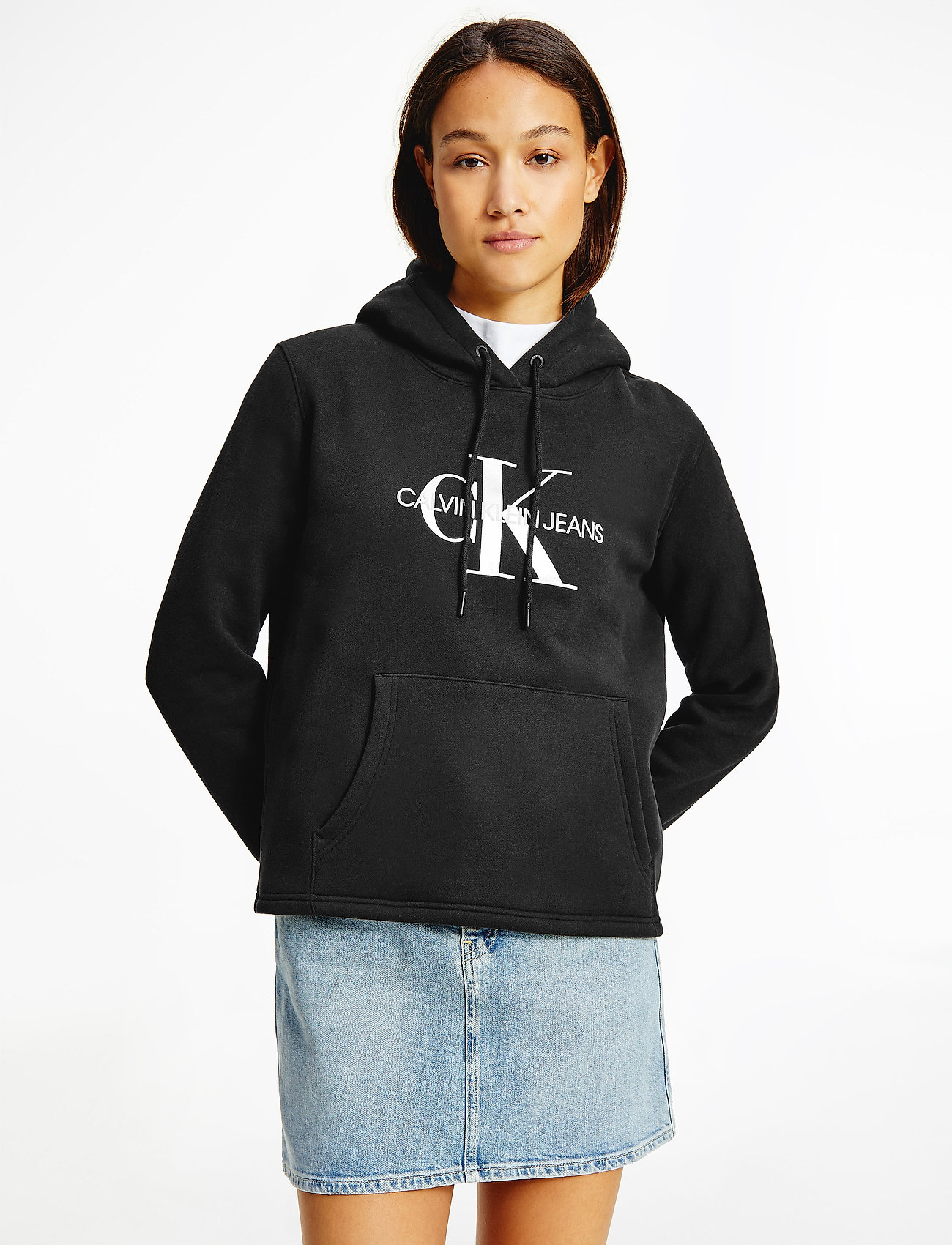 Calvin Klein Jeans - GLOSSY MONOGRAM HOODIE - sporta džemperi un džemperi ar kapuci - ck black - 0