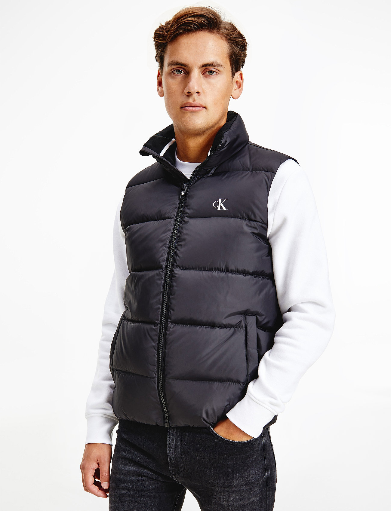 Calvin Klein Jeans Ess Down Vest - 199.90 €. Buy Vests from Calvin Klein  Jeans online at Boozt.com. Fast delivery and easy returns