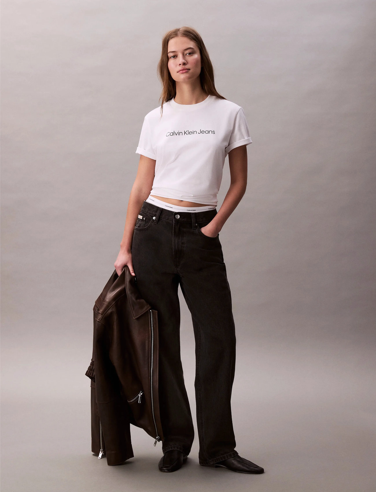Calvin Klein Jeans 90s Loose Ck Essential Black Calvin Klein Jeans 90s Loose Ck Essential Black