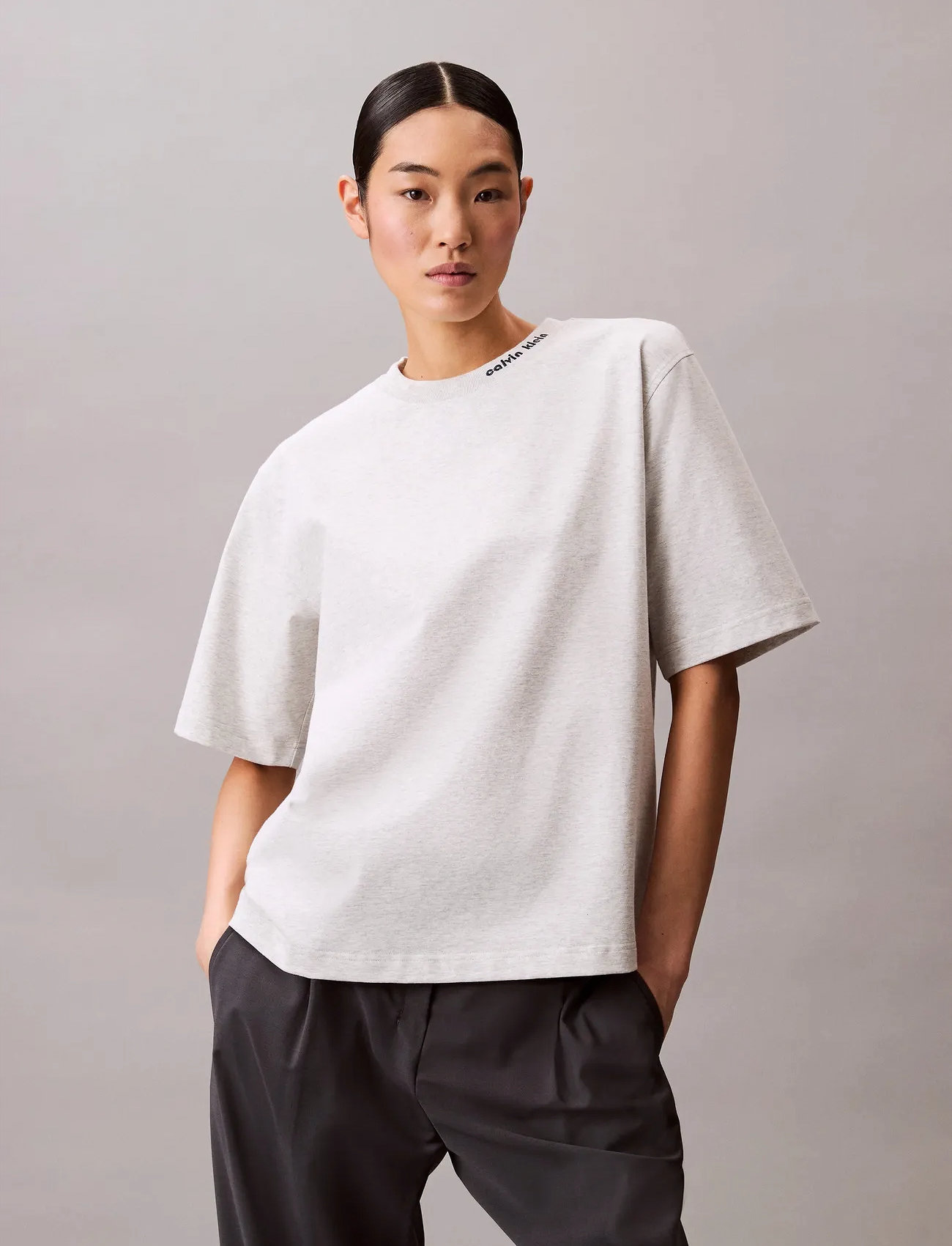 Calvin Klein Jeans A- Cooling Jersey Relaxed Tee, L, Grey, T-Shirts & Toppe > Kortærmede, Dame