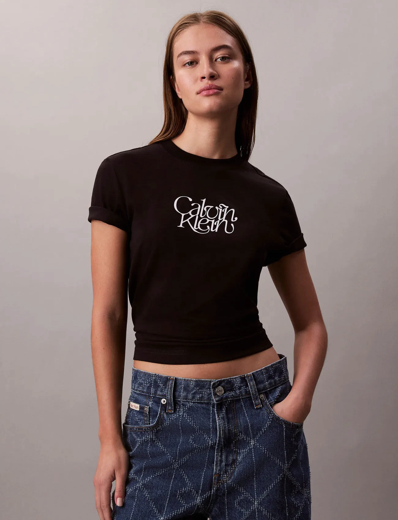 Calvin Klein Jeans Ss Fitted Script Calvin Klein Te, S, Black, T-Shirts & Toppe > Kortærmede, Dame