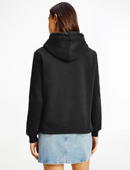 Calvin Klein Jeans - GLOSSY MONOGRAM HOODIE - sporta džemperi un džemperi ar kapuci - ck black - 3
