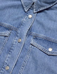 Calvin Klein Jeans - RELAXED SHIRT DRESS - shirt dresses - denim medium - 2