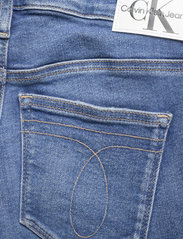 Calvin Klein Jeans - HIGH RISE SKINNY - skinny džinsi - denim medium - 4
