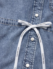 Calvin Klein Jeans - DAD SHIRT DRESS - kreklkleitas - denim medium - 3