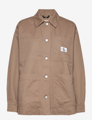 BADGE UTILITY SHACKET - SHITAKE