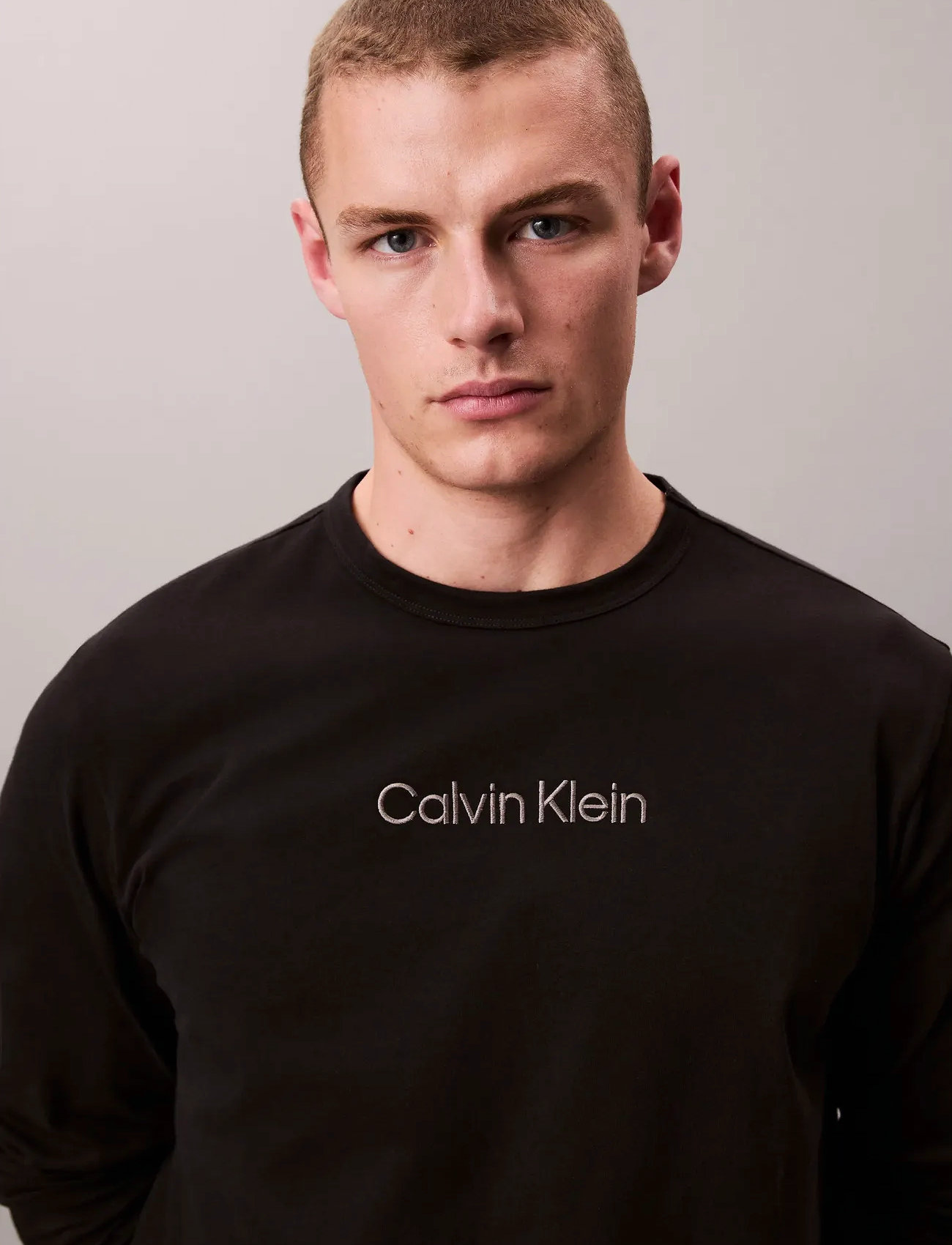 Calvin Klein L/S Crew Neck, M, Black, T-Shirts > Langærmede, Herre