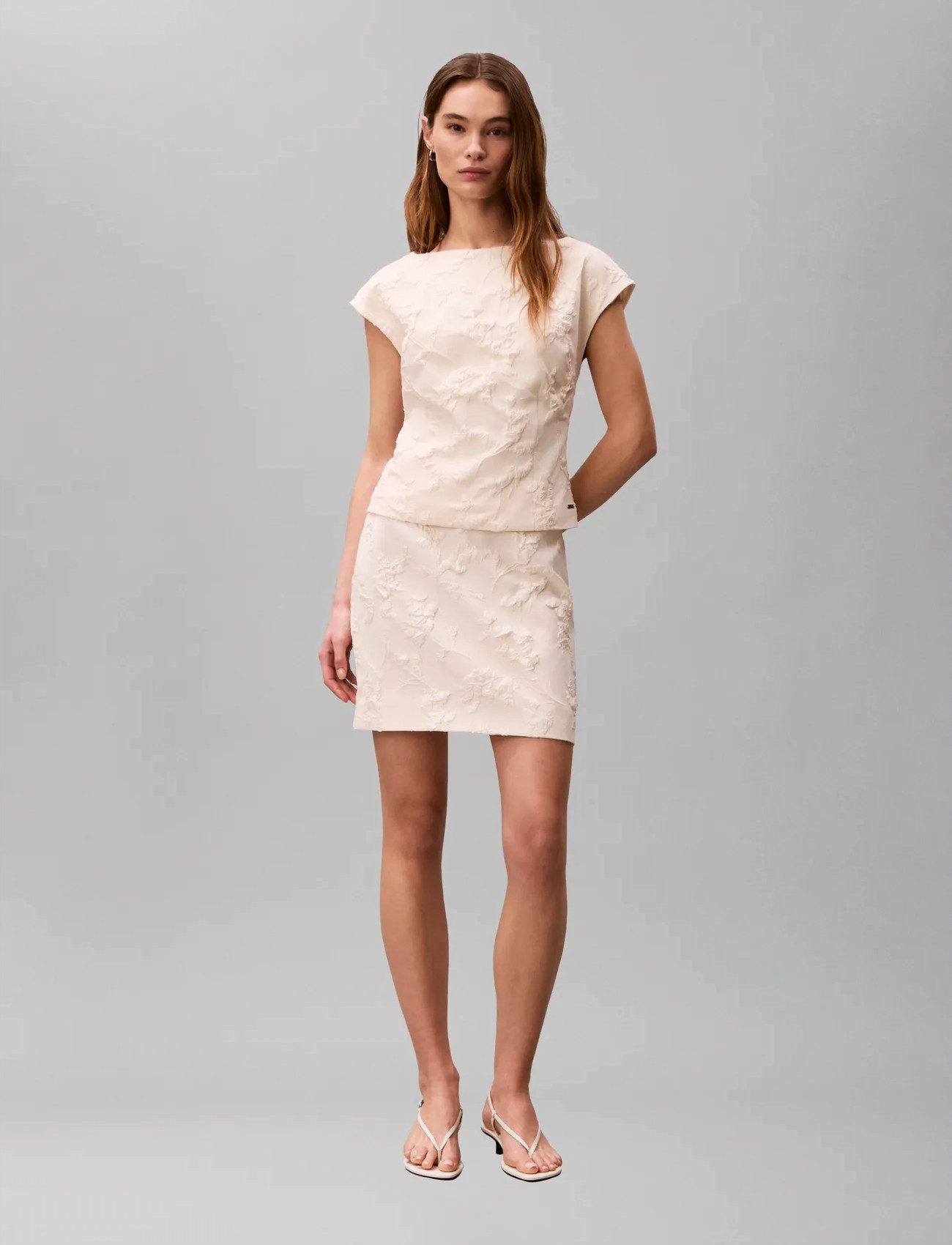 Calvin Klein Cloque Mini Skirt, 30, Cream, Nederdele > Korte Nederdele, Dame