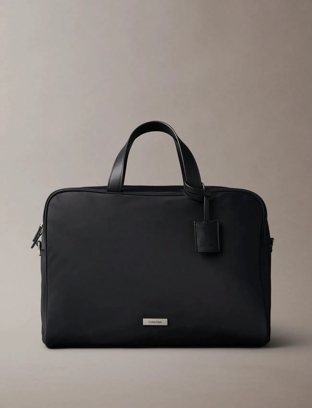 Calvin Klein Sleek Large Commuter, One Size, Black, Tasker > Crossbody-Tasker, Herre