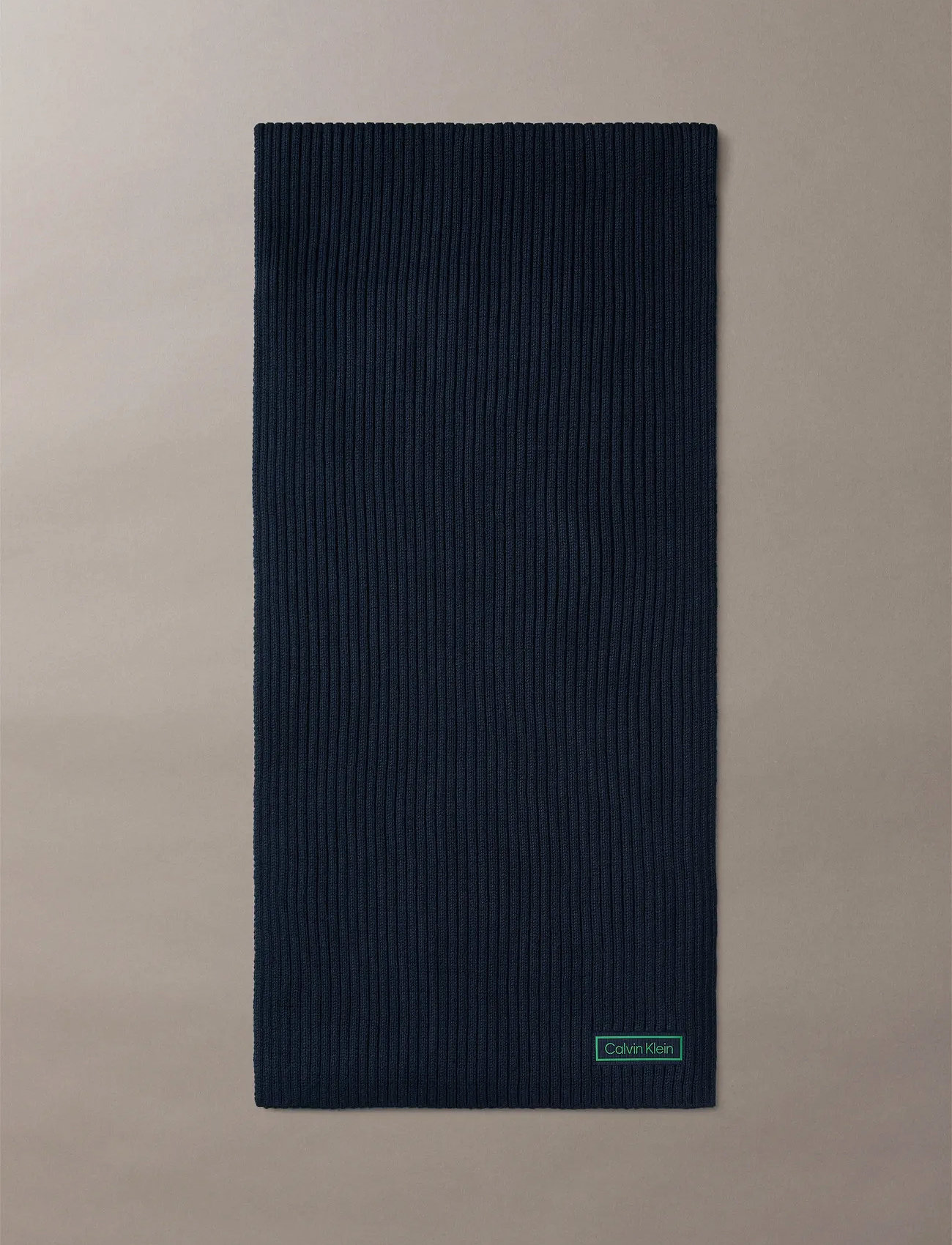 Calvin Klein Patch Chunky Rib Cotton Scarf, One Size, Black, Tørklæder > Vintertørklæder, Herre