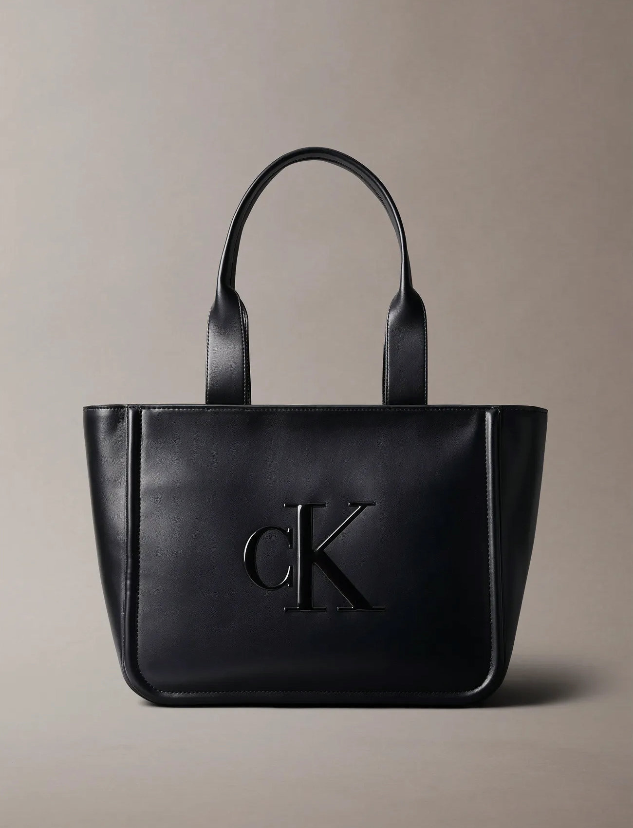 Calvin Klein Sandi Tote, One Size, Black, Tasker > Totes, Dame