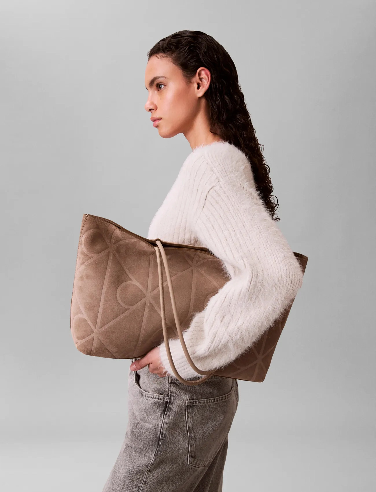 Calvin Klein Emblem Aop Embossed Suede Tote, One Size, Beige, Tasker > Totes, Dame