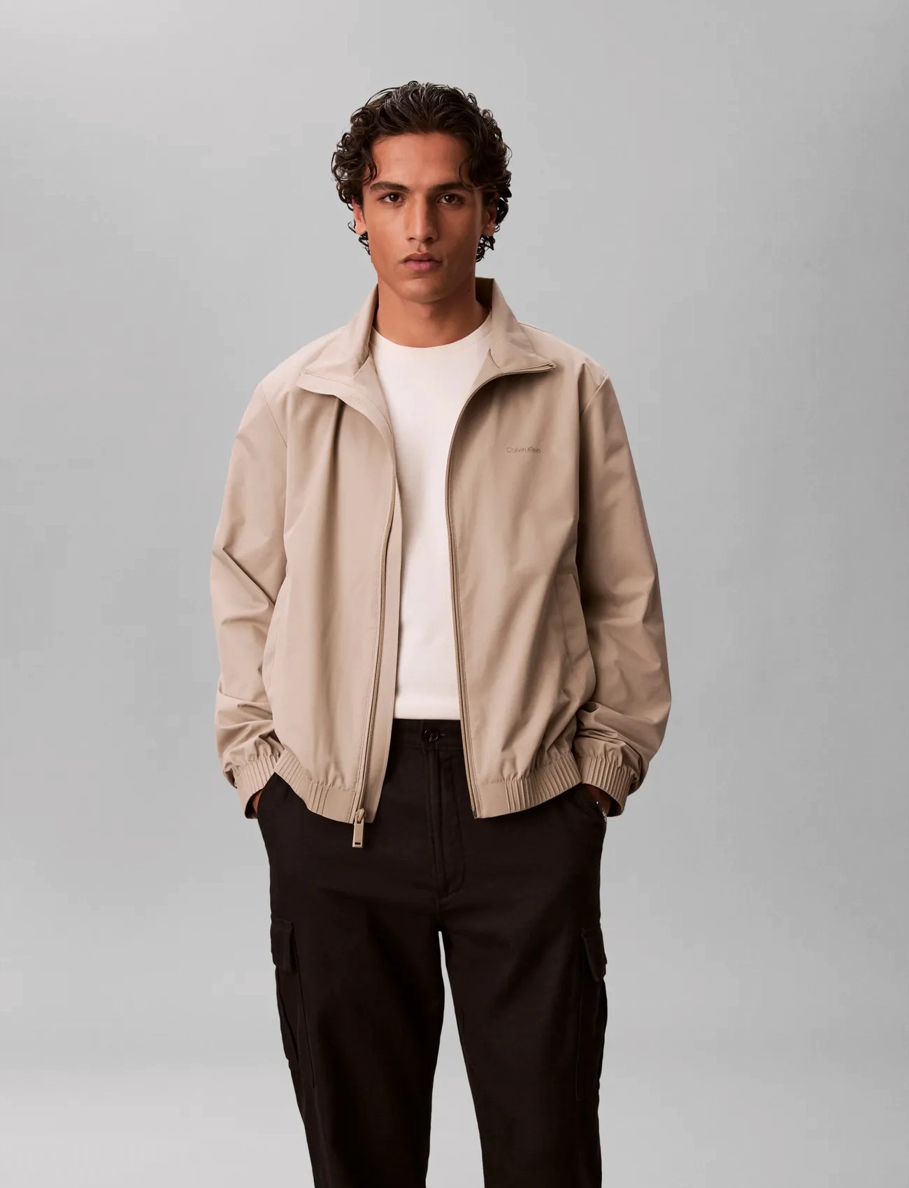 Calvin Klein Ls Nylon Stand Collar Windbreake, L, Beige, Jakker > Lette Jakker, Herre