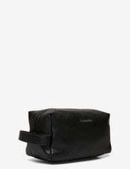 Calvin Klein - CK MUST WASHBAG - väskor - ck black - 2