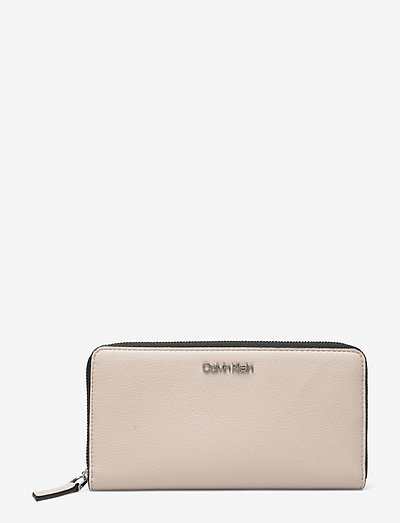 calvin klein outlet wallet