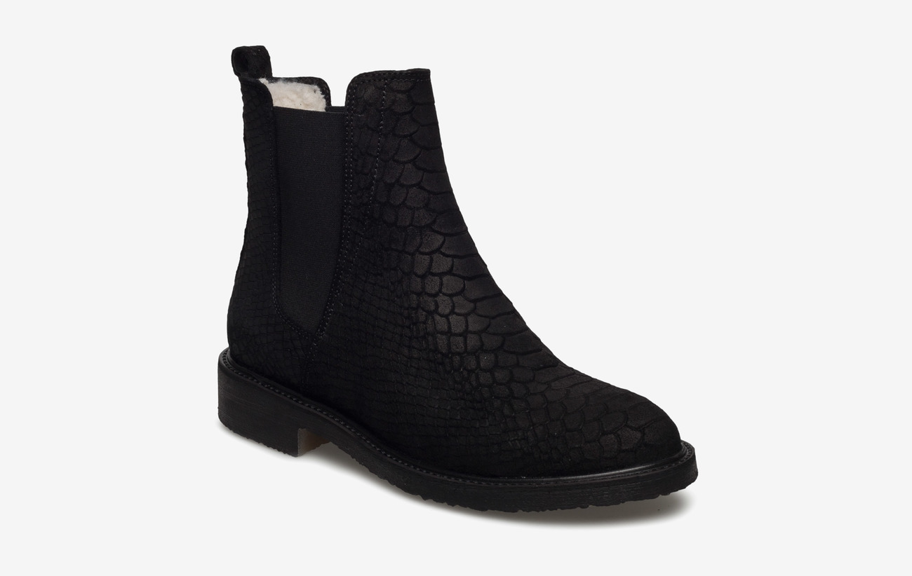 warm lined chelsea boots