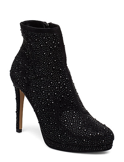 carvela sketch