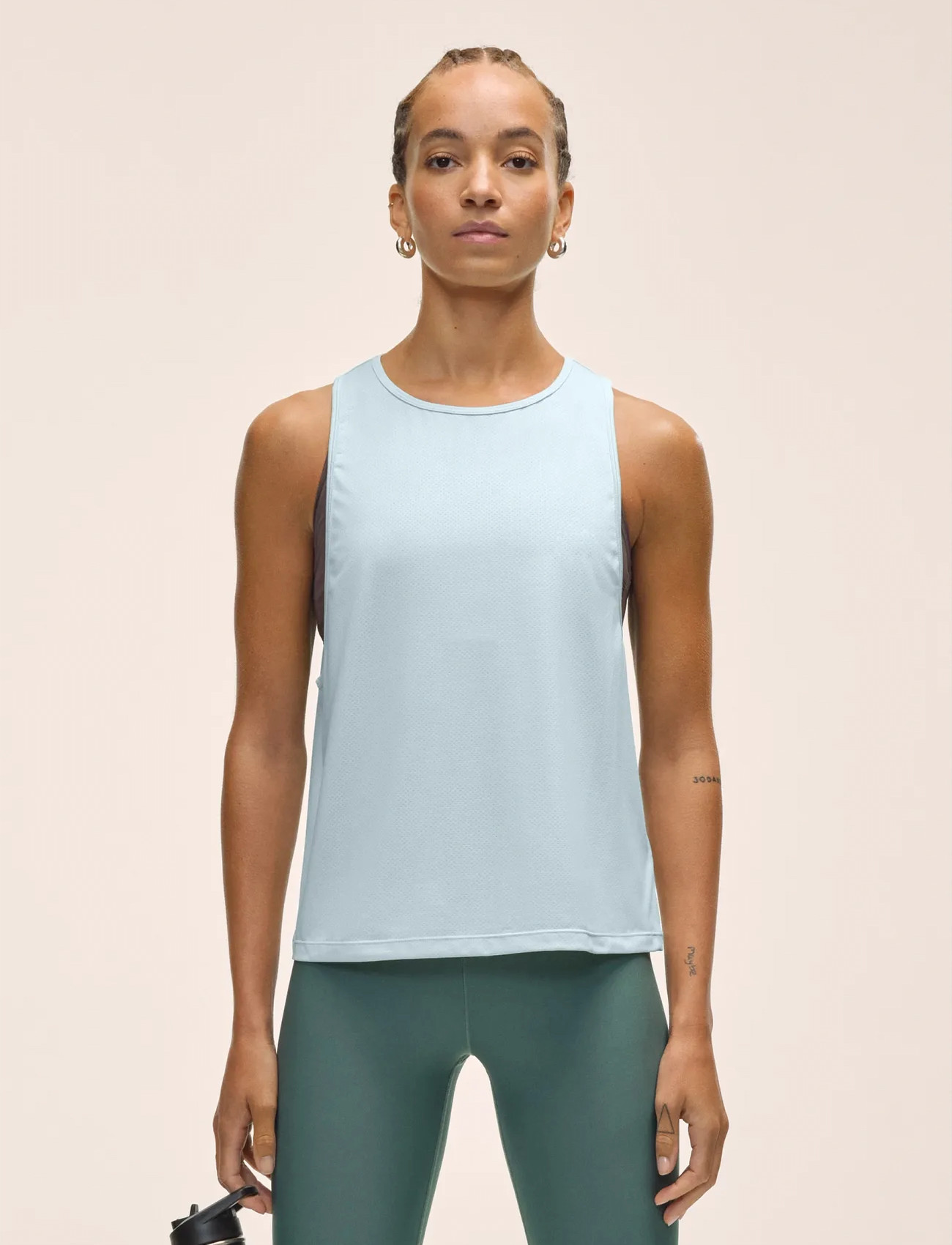Casall Laser Mesh Flow Tank, M, Blue, Sports Overdele & T-shirts > Sport Tank Overdele, Dame