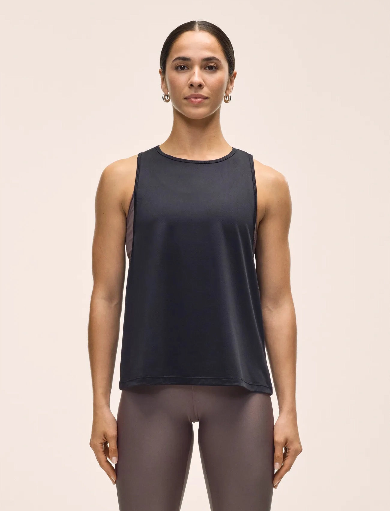 Casall Laser Mesh Flow Tank, M, Black, Sports Overdele & T-shirts > Sport Tank Overdele, Dame