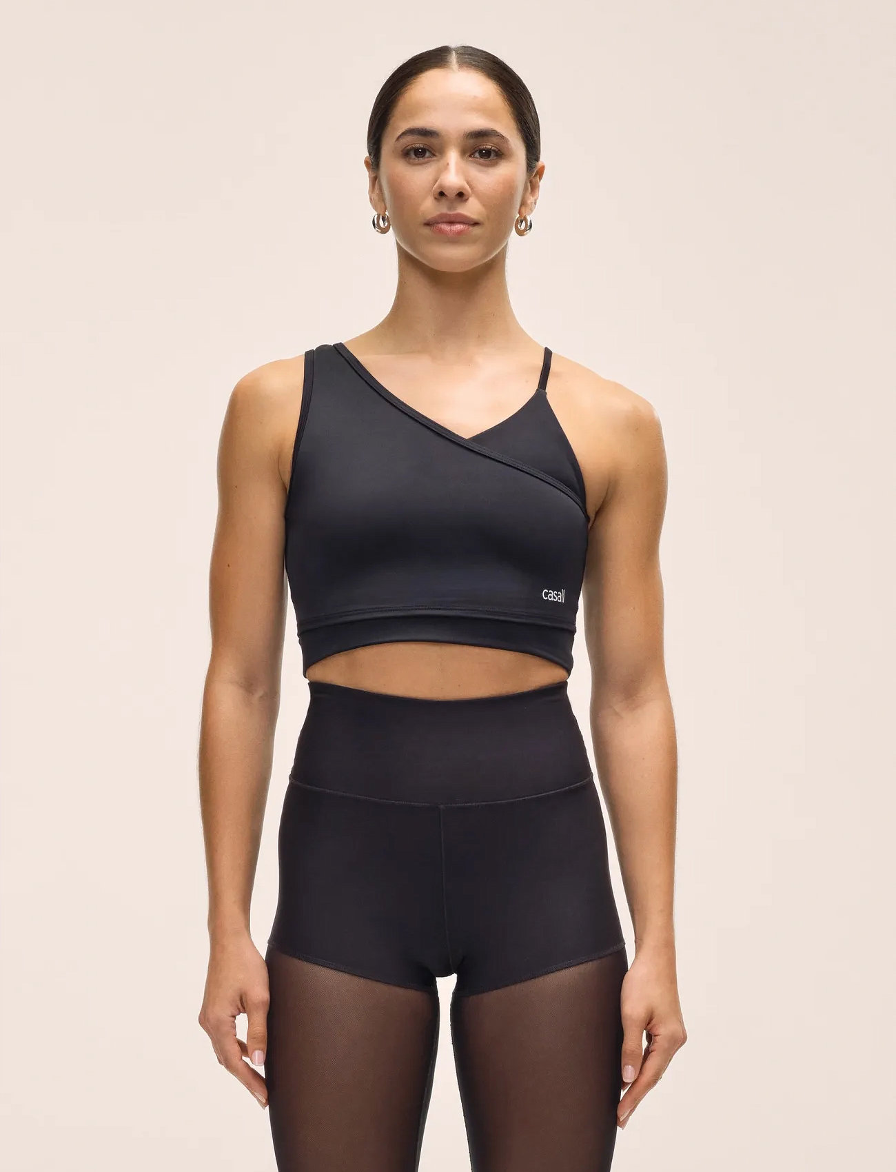 Casall Asymmetry Sports Top, S, Black, Crop Overdele > Crop Overdele Uden Ærmer, Dame