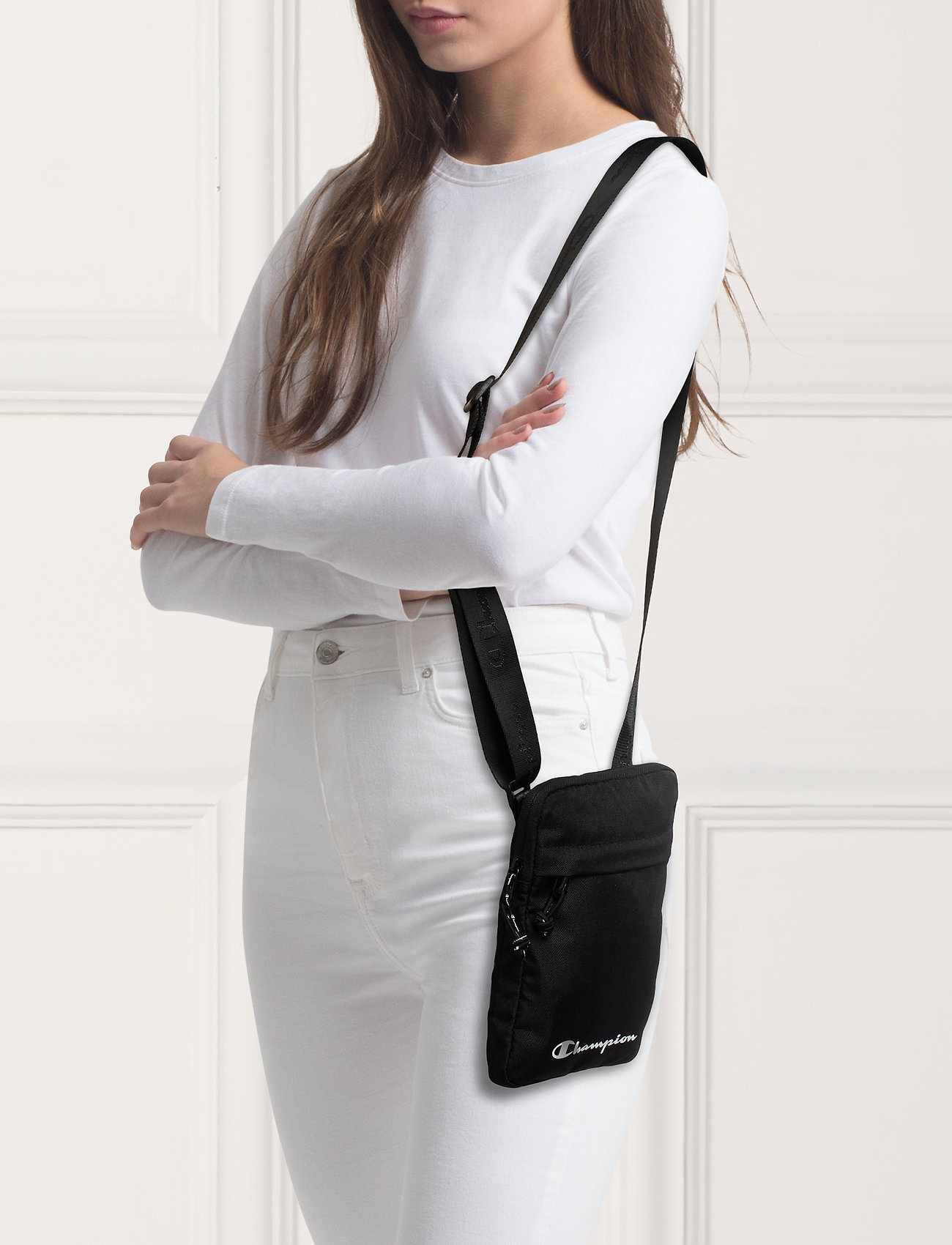 Medium Shoulder Bag (Black Beauty) (£16 