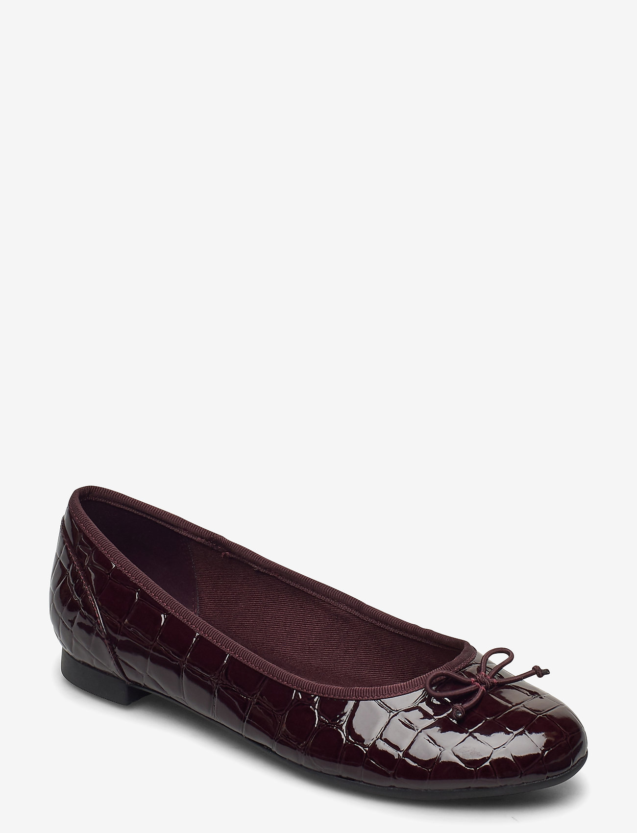 burgundy clarks shoes