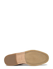 clarkdale gobi dark tan suede