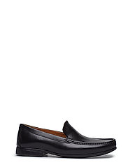 clarks claude plain black