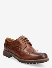 clarks montacute wing dark tan