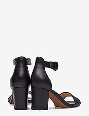 clarks deva mae black