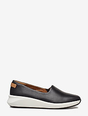 clarks un rio step black