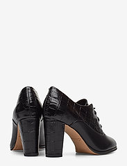 clarks kaylin ida shoe boot