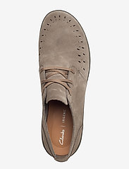 tri verve clarks