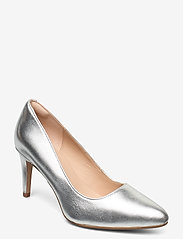 clarks pumps silver