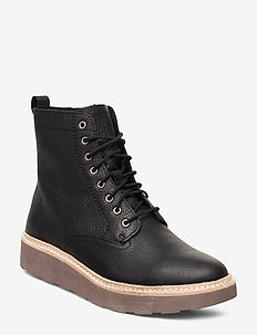 clarks flat black boots
