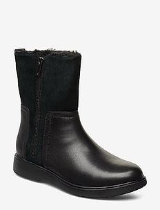 clarks flat black boots