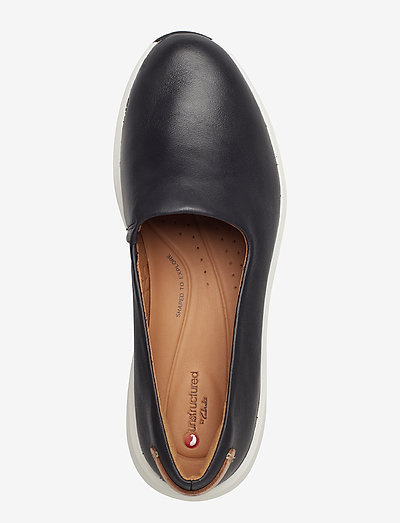 clarks un rio step black