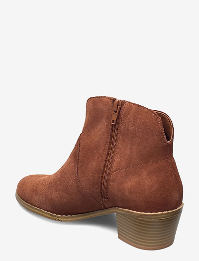 clarks breccan valley boots