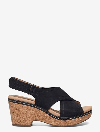 clarks giselle cove black